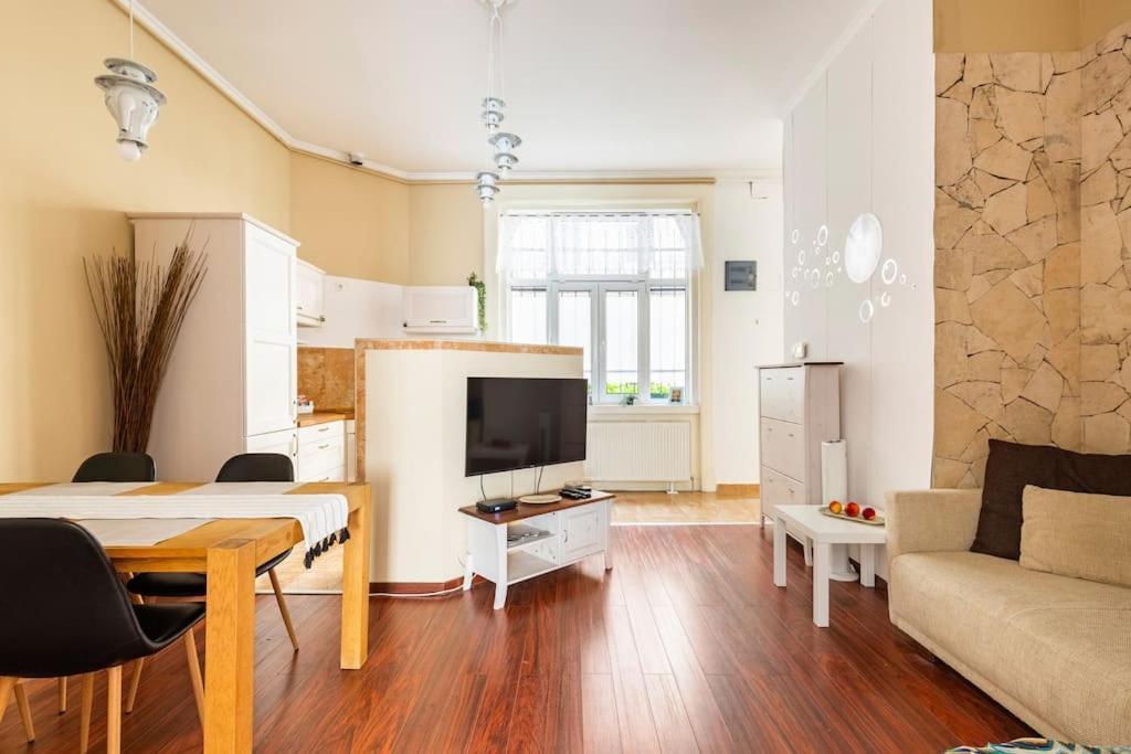 Annicku'S Stylish Budapest Apartment, Budapest